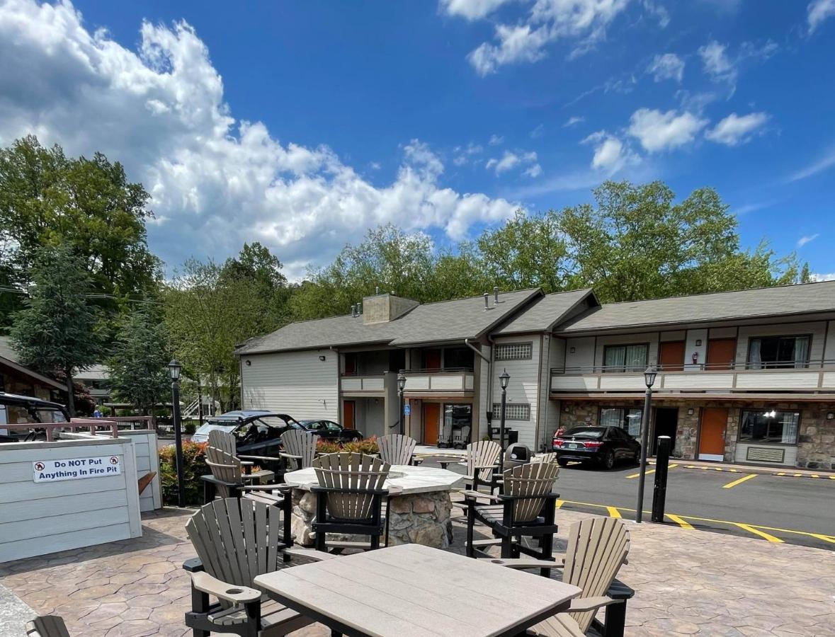 Howard Johnson By Wyndham Downtown Gatlinburg Exterior foto